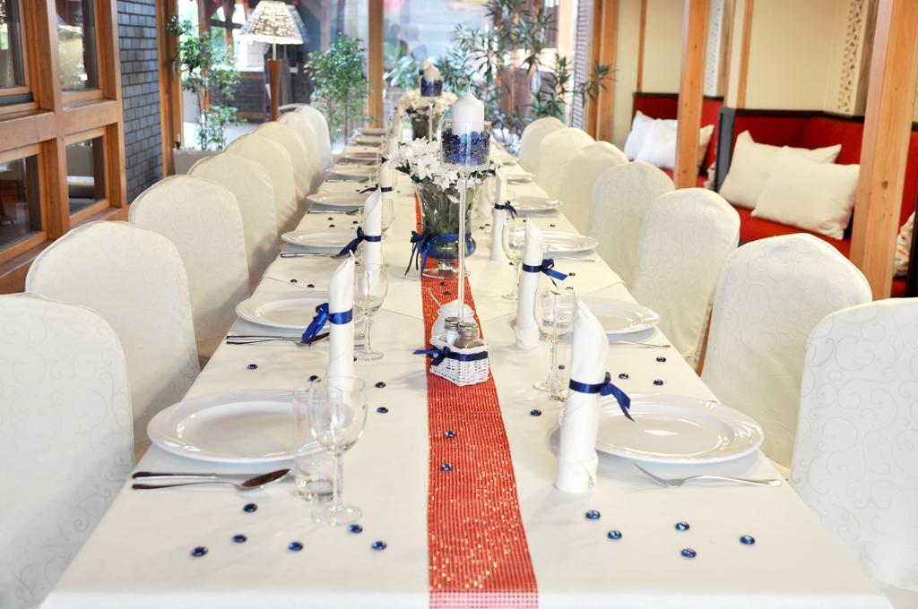 Ahotel Czechowice-Dziedzice Bagian luar foto