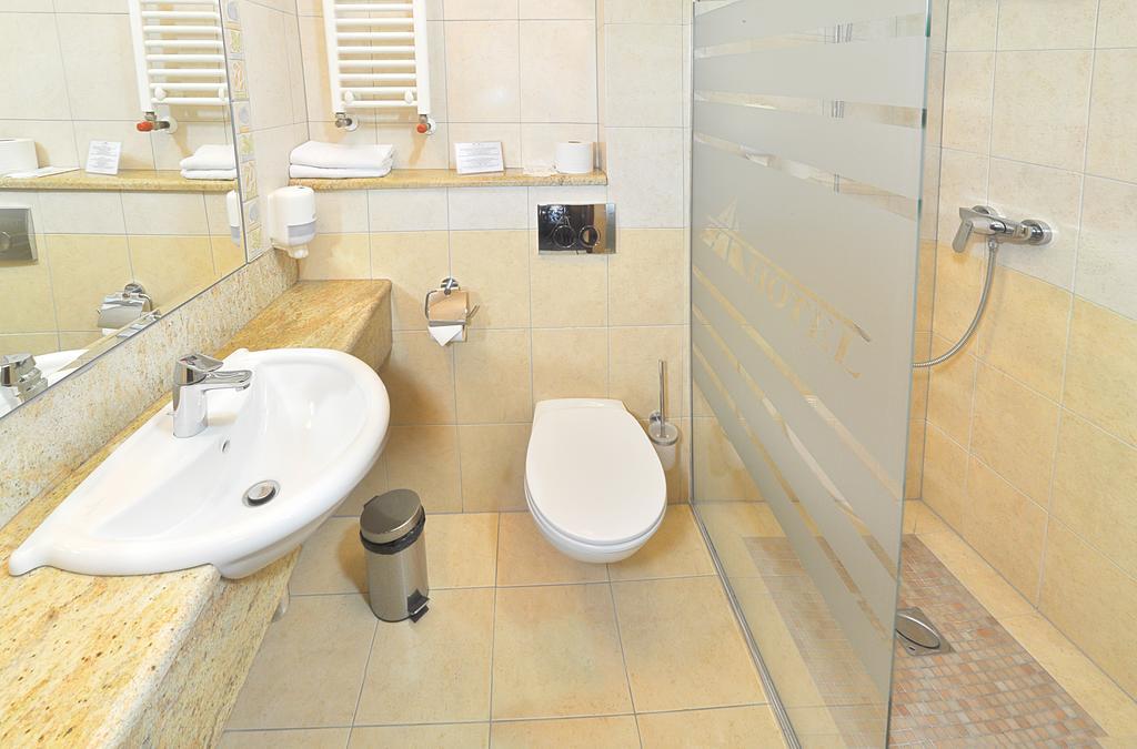 Ahotel Czechowice-Dziedzice Ruang foto